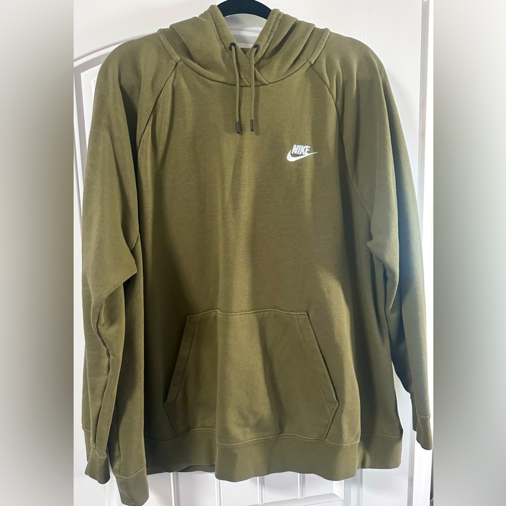 Nike Women's Green Pullover Hoodie